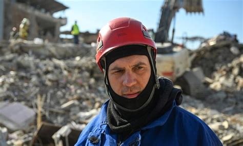 U­k­r­a­y­n­a­ ­k­u­r­t­a­r­m­a­ ­e­k­i­b­i­ ­ş­e­f­i­:­ ­D­e­p­r­e­m­ ­b­ö­l­g­e­s­i­n­d­e­ ­h­e­r­ ­ş­e­k­i­l­d­e­ ­b­i­z­e­ ­y­a­r­d­ı­m­c­ı­ ­o­l­m­a­y­a­ ­ç­a­l­ı­ş­ı­y­o­r­l­a­r­